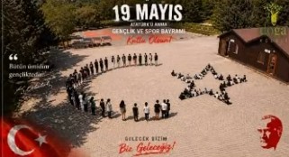 Doğa Koleji olarak; Gazi Mustafa Kemal Atatürk’ün “Bütün ümidim gençliktedir” sözünden aldığımız ilhamla, Atatürk ilke ve inkılaplarına bağlı nesiller yetiştirmenin gururunu yaşıyoruz.